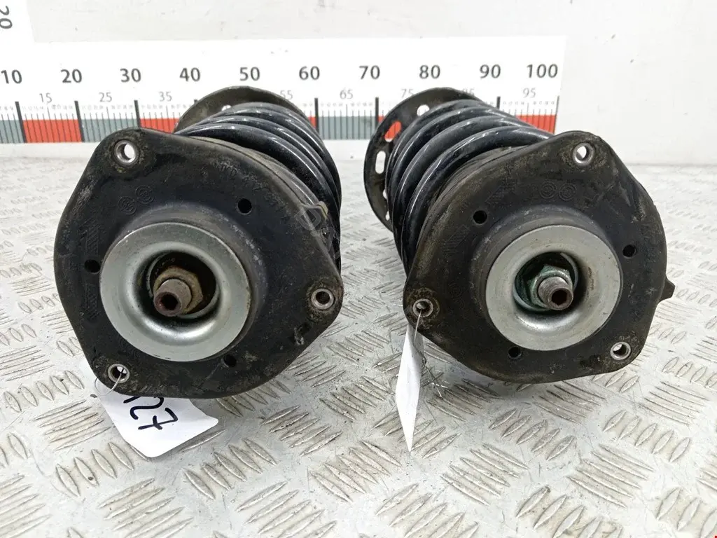 Стойка передняя 3C0413031AQ, G32717LR