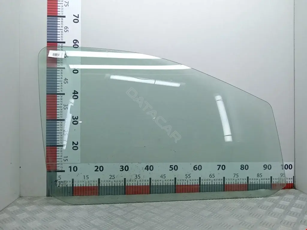 Стекло двери 7M0845201