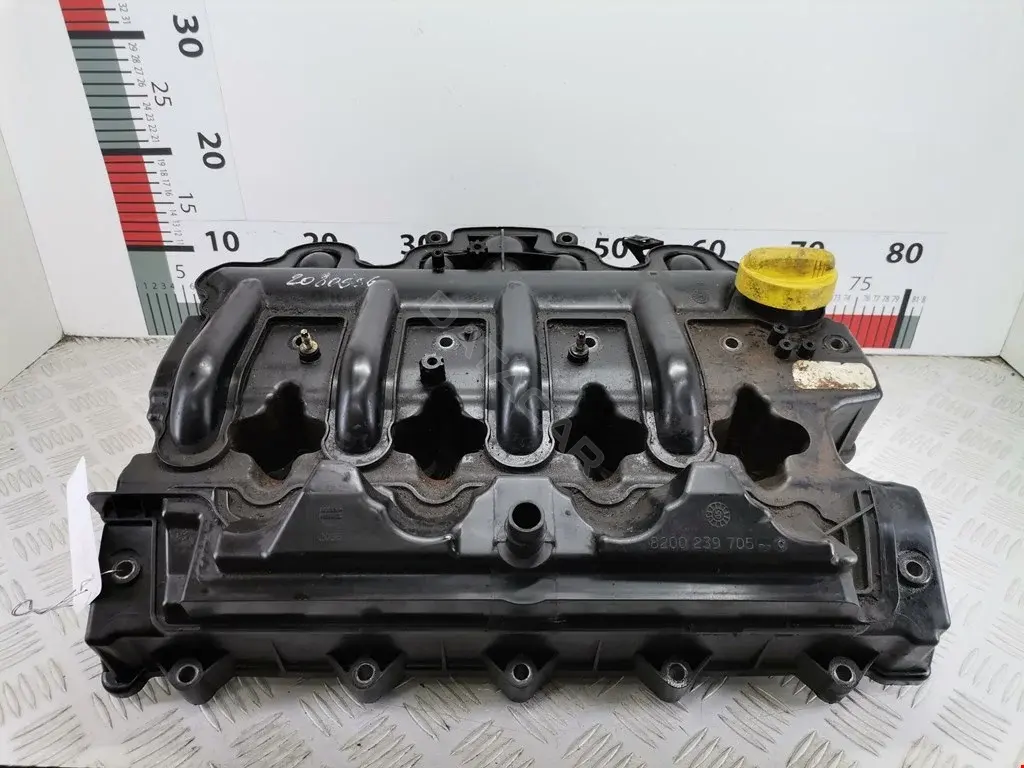 Крышка клапанная 8200397653