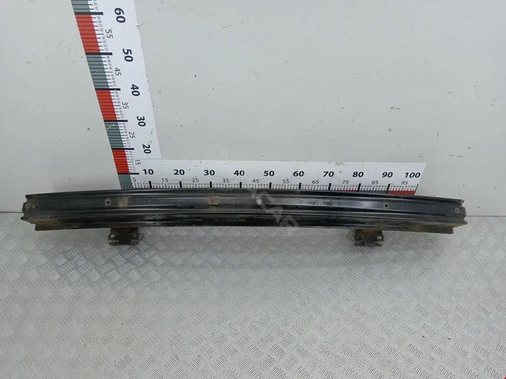 Усилитель бампера LR013926