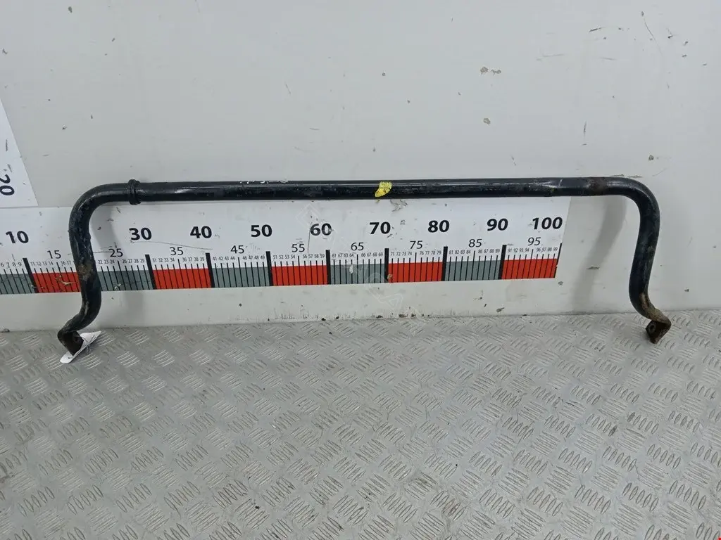 Стабилизатор подвески 8D0411309M