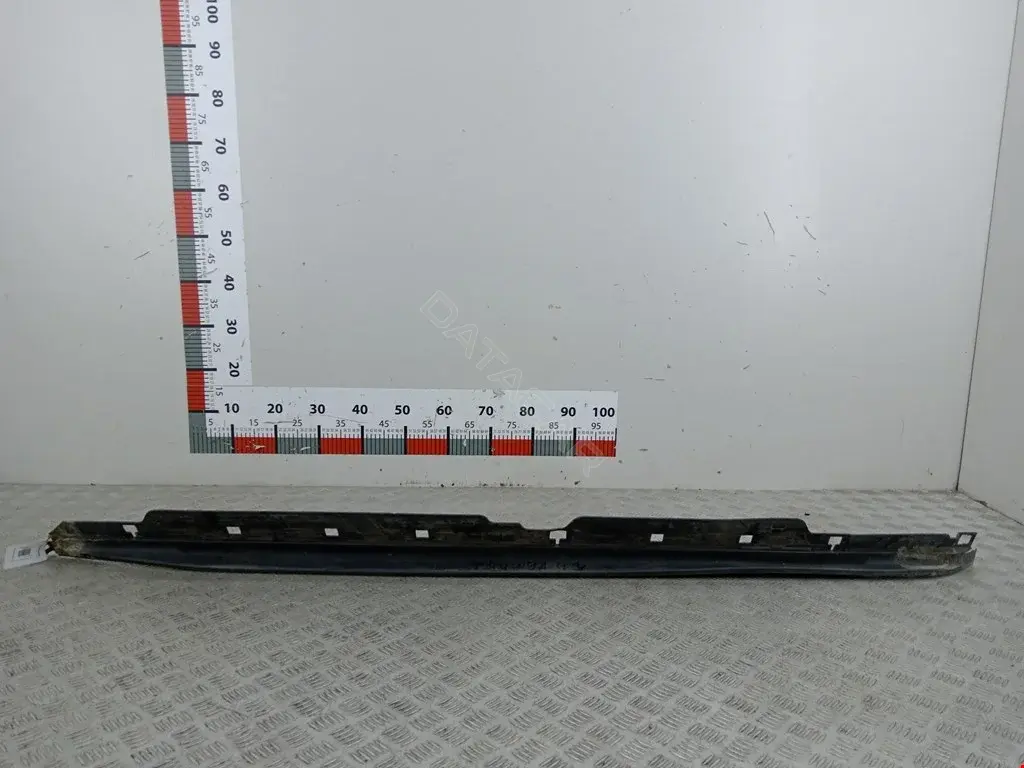 Накладка на порог 5177960130