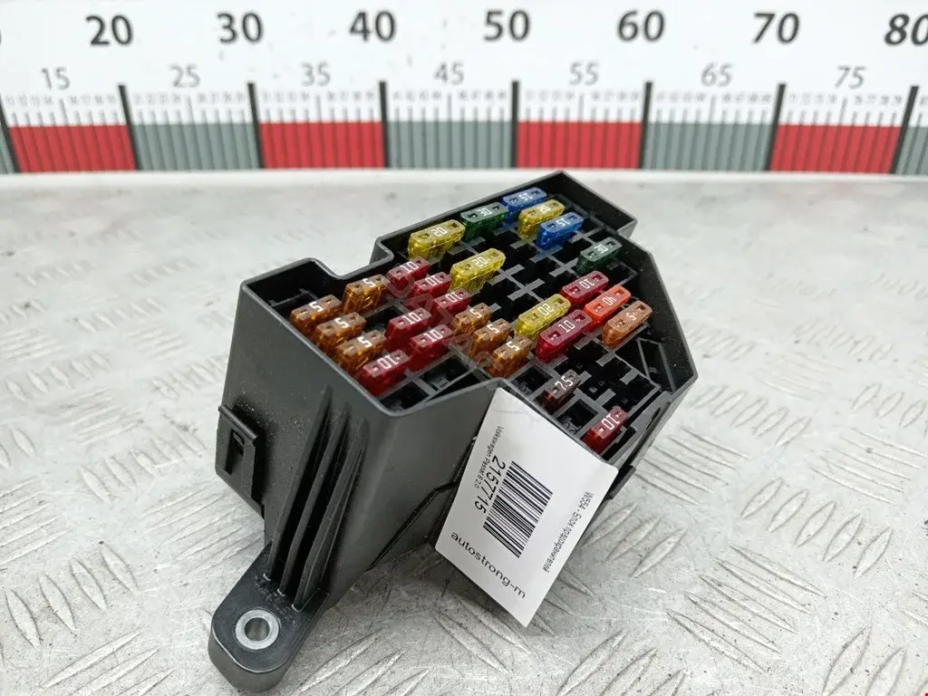 Блок предохранителей 3C0937125, 3C0937125A, SSVA3167
