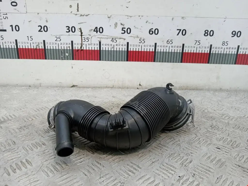 Патрубок воздушный 3C0129654AJ
