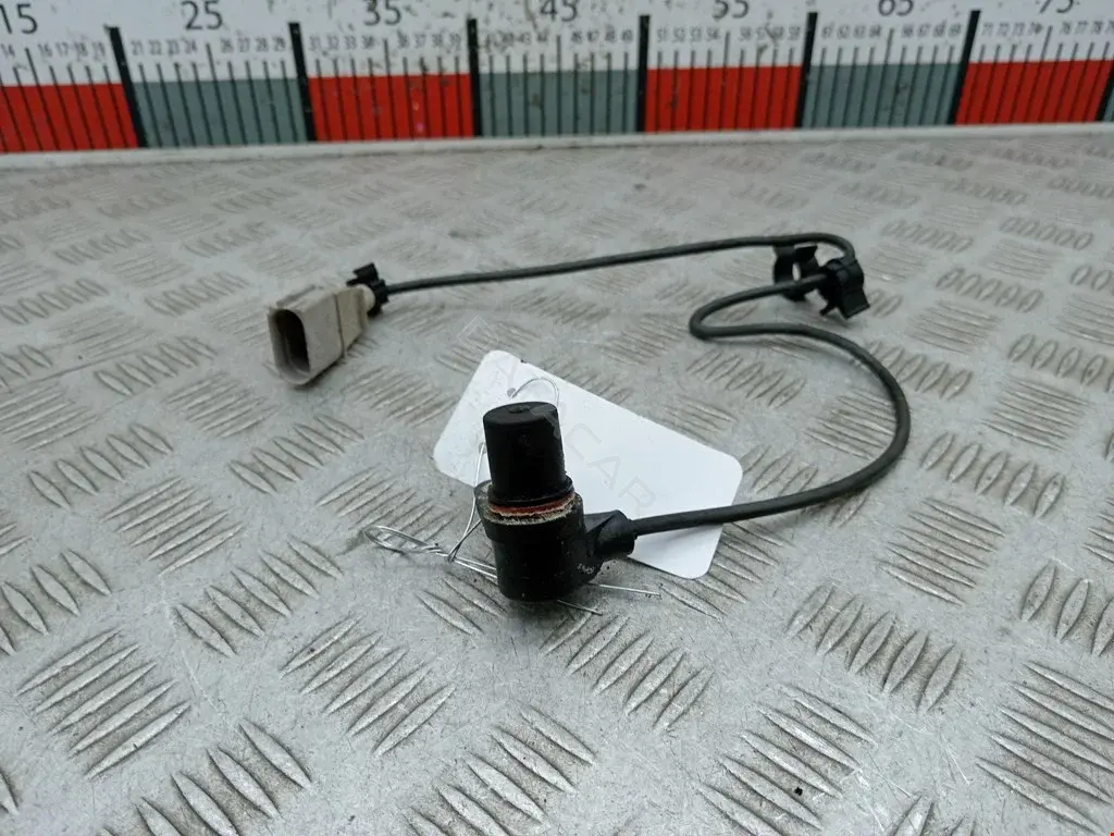 Датчик коленвала 0024010692, 0261210148, 06A906433C