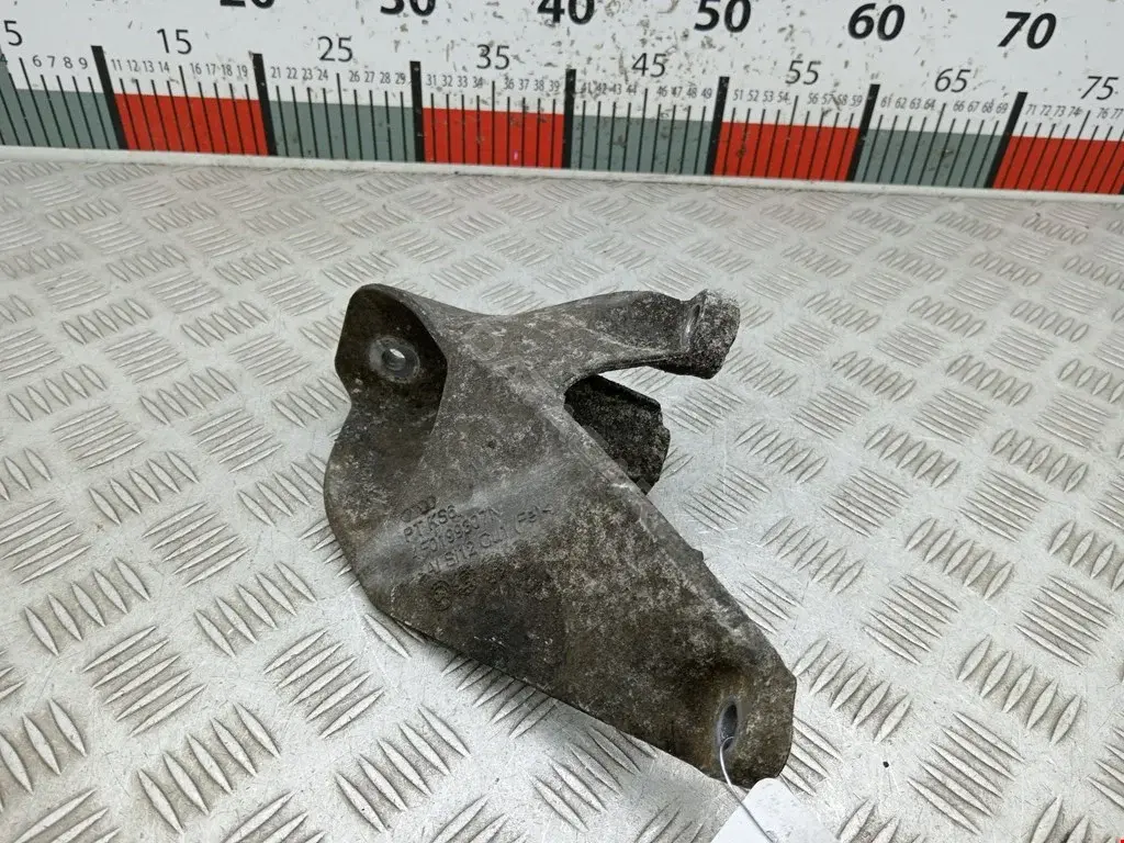 Кронштейн двигателя 4F0199307N