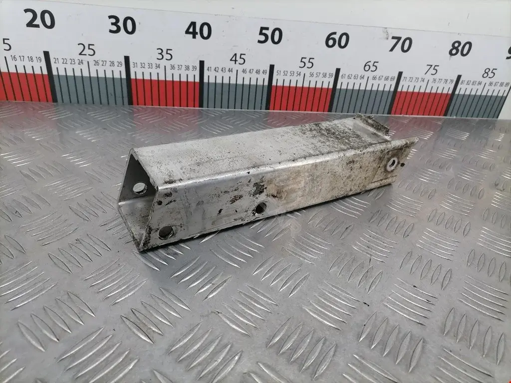 Усилитель бампера 4F9807331