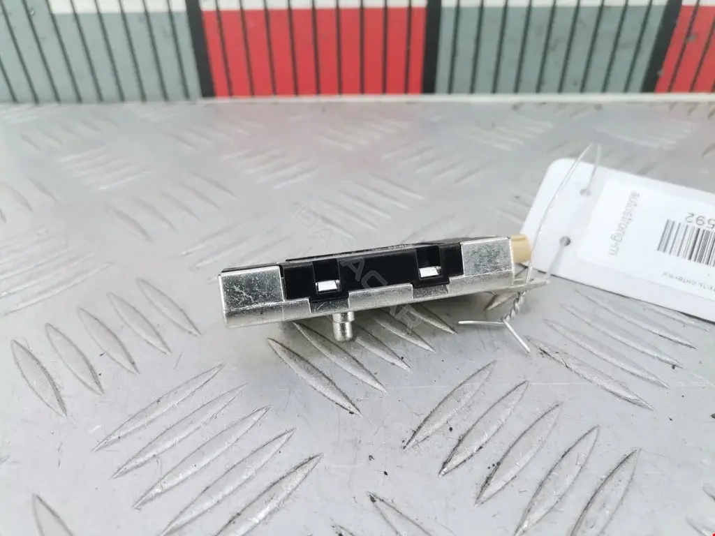 Усилитель антенны 8P4035225C