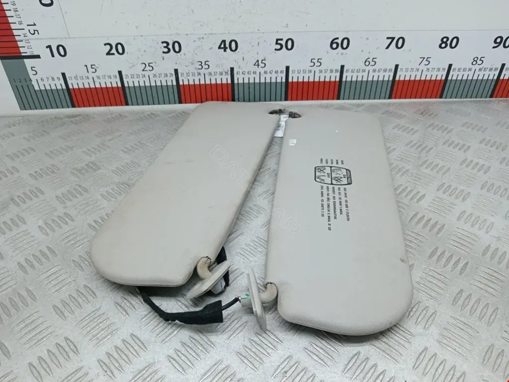 Козырек солнцезащитный 8143GN
