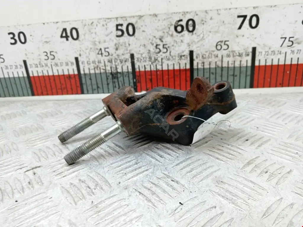 Кронштейн двигателя GJ5F39030A
