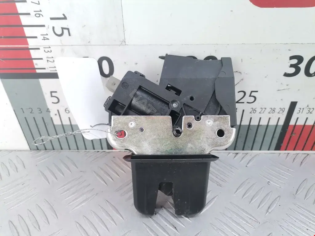 Замок крышки багажника 02R01710, 09006, 10LCK888RA