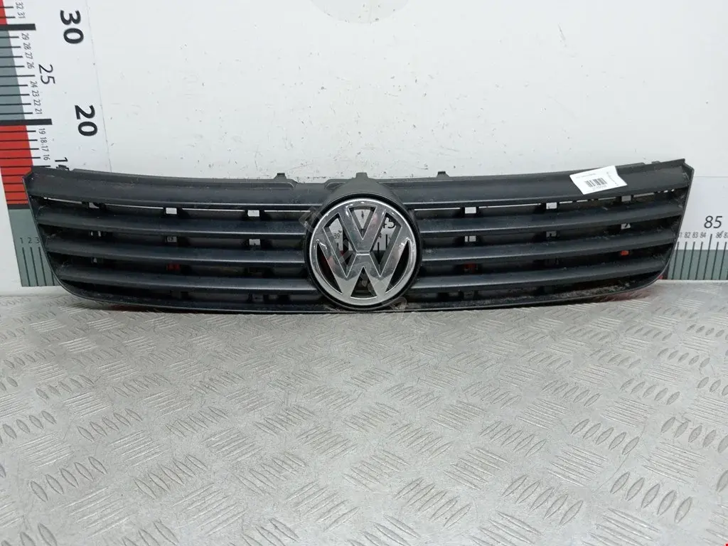 Решетка радиатора 3B0853653C, 3BD853651