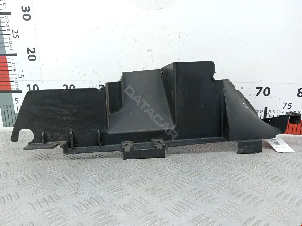 Воздуховод 7L6121334D