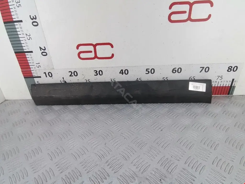 Молдинг двери 3B0854949B