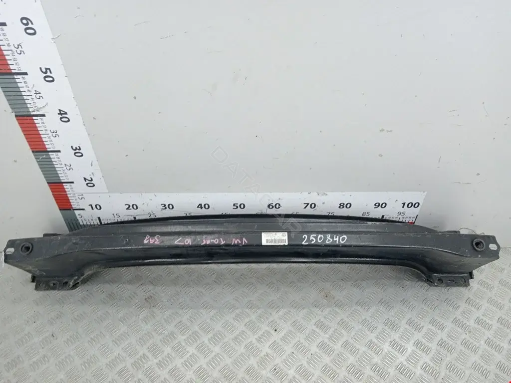 Усилитель бампера 7P0807309A