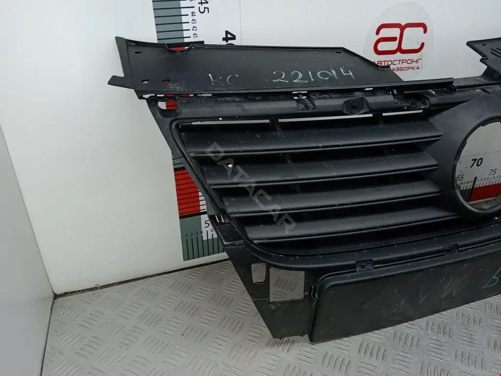 Решетка радиатора 3C0853651, 3C0853651AD