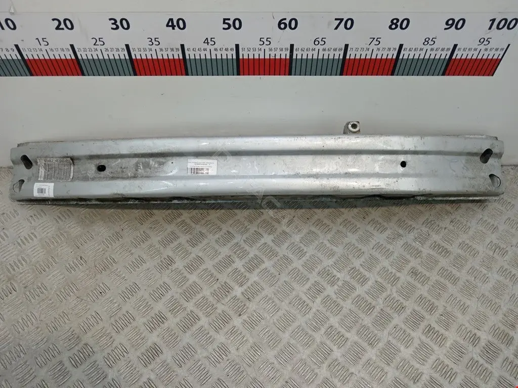 Усилитель бампера 05303438AE