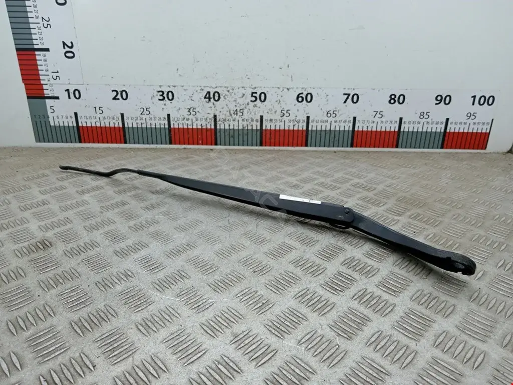 Рычаг стеклоочистителя 8200466006