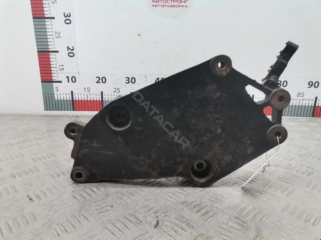 Кронштейн двигателя 7M0199308C