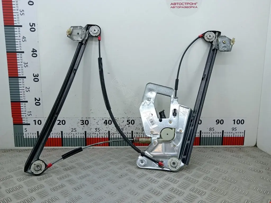 Стеклоподъемник 013990, 01SKV942, 0639262