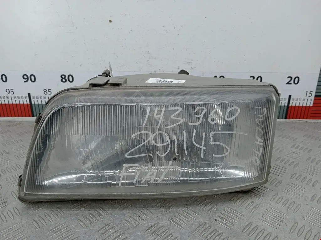 Фары 0001301150080, 205618052, 205618052B