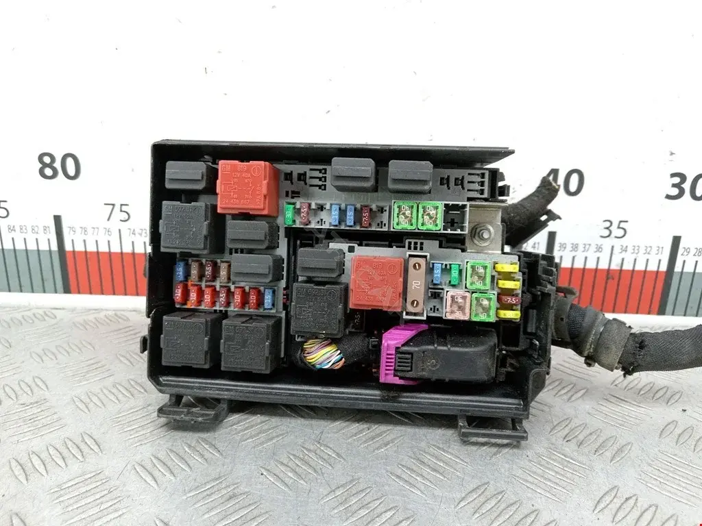 Блок предохранителей 13246926, 13265078