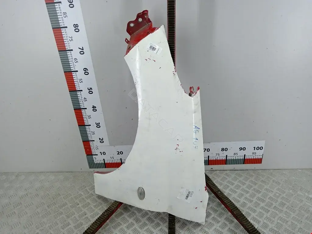 Крыло переднее 7840K0