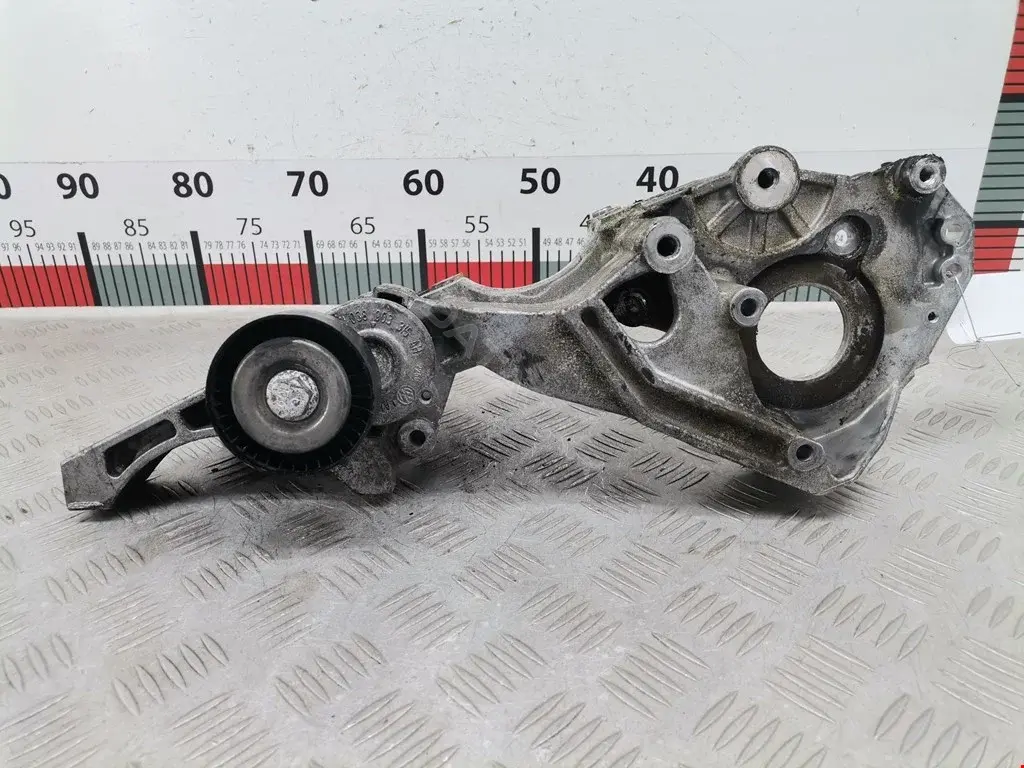 Кронштейн генератора 03L903143D