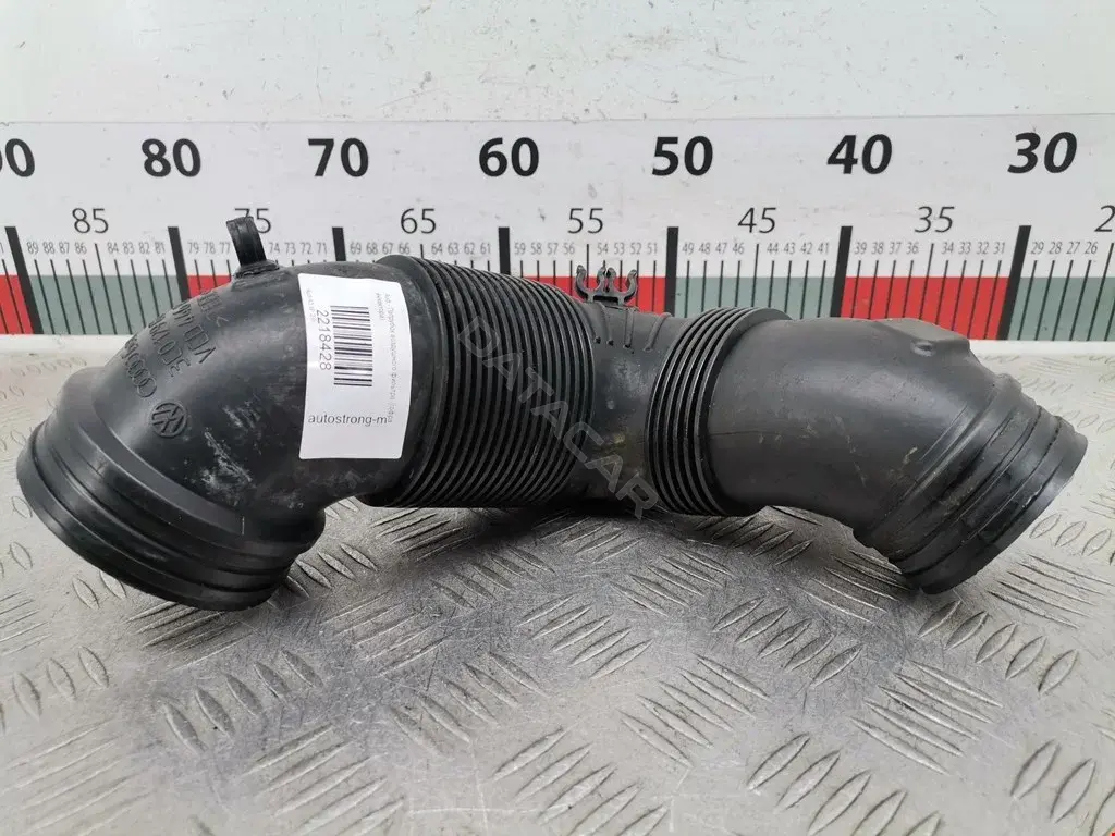 Патрубок воздушный 3C0129654P