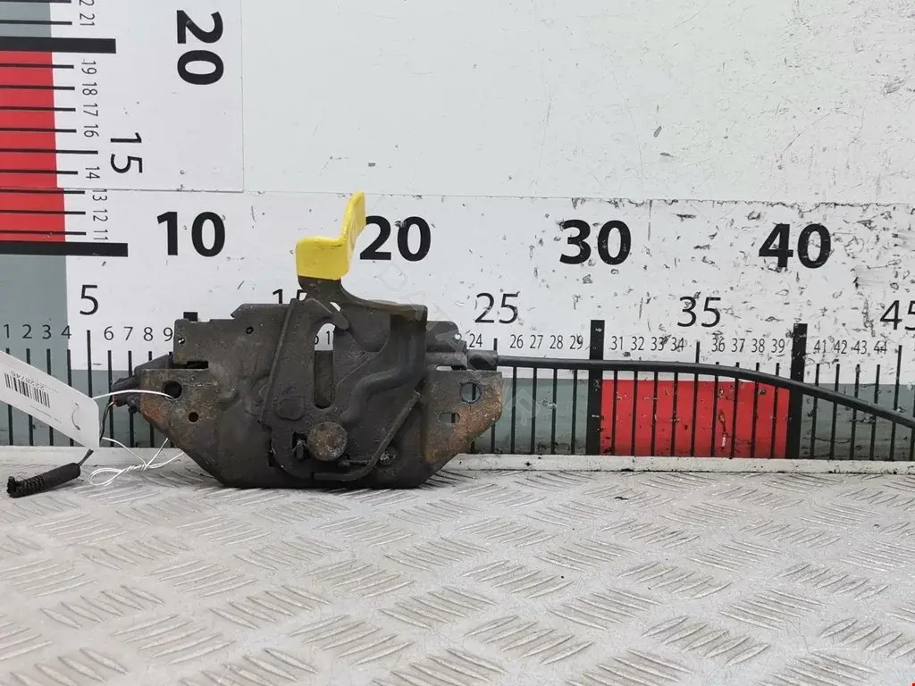 Замок капота AM5A16700