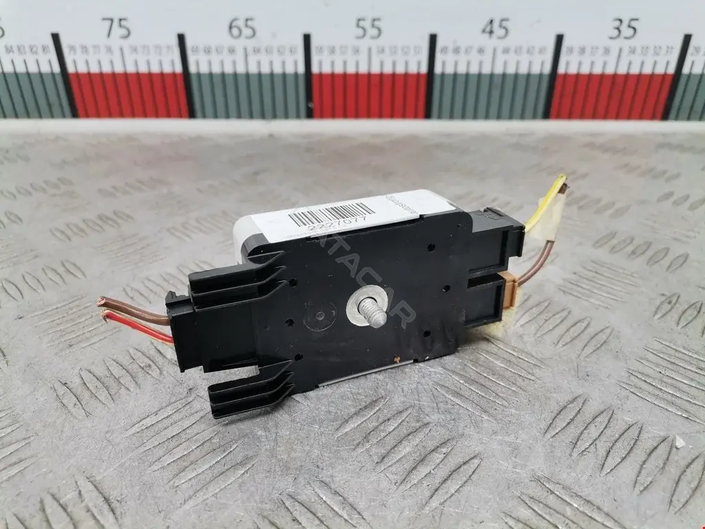 Усилитель антенны 5Q0035570