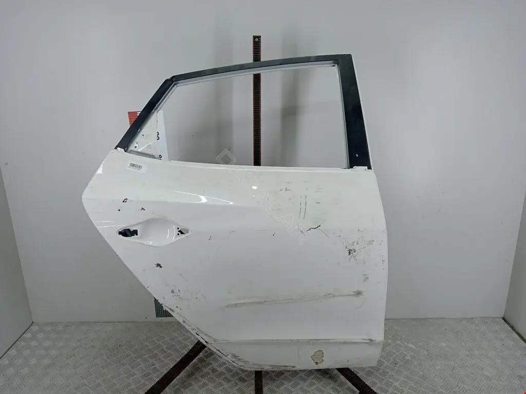 Дверь 77004-2Y000