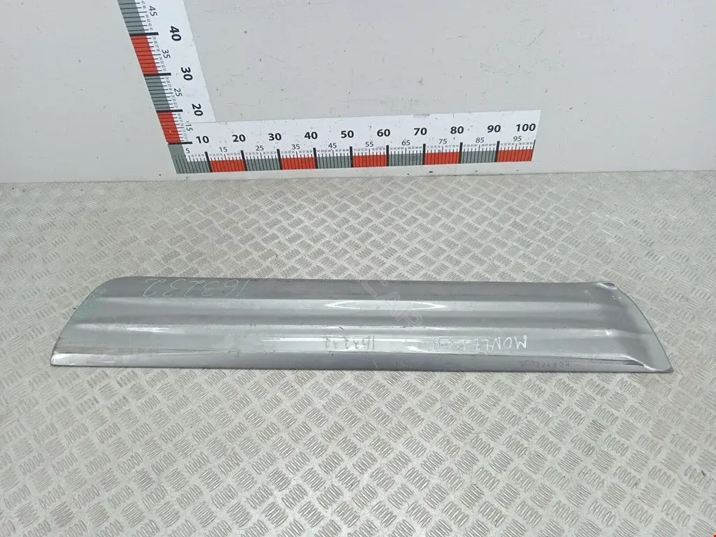 Молдинг двери 2233023