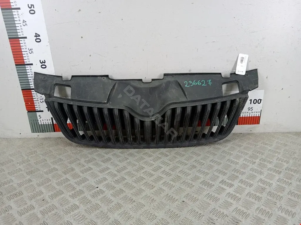 Решетка радиатора 5J0853668, 5J0853668B