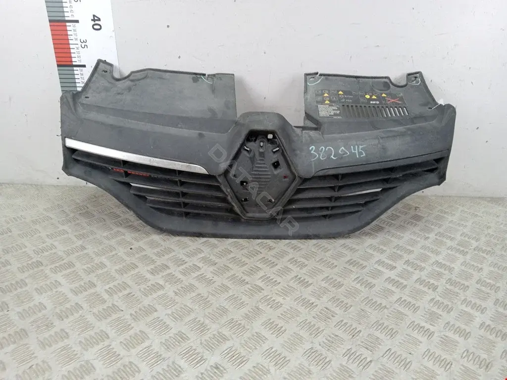 Решетка радиатора 623107605623105727R, 623107605RC