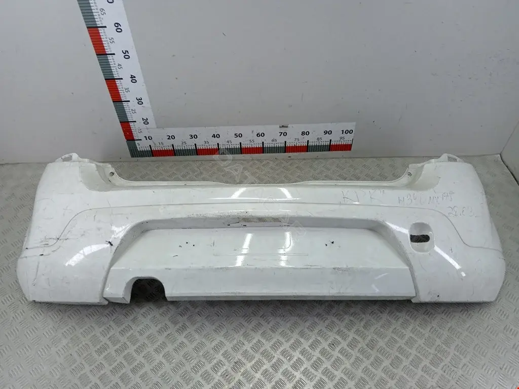Задний бампер 8200911893