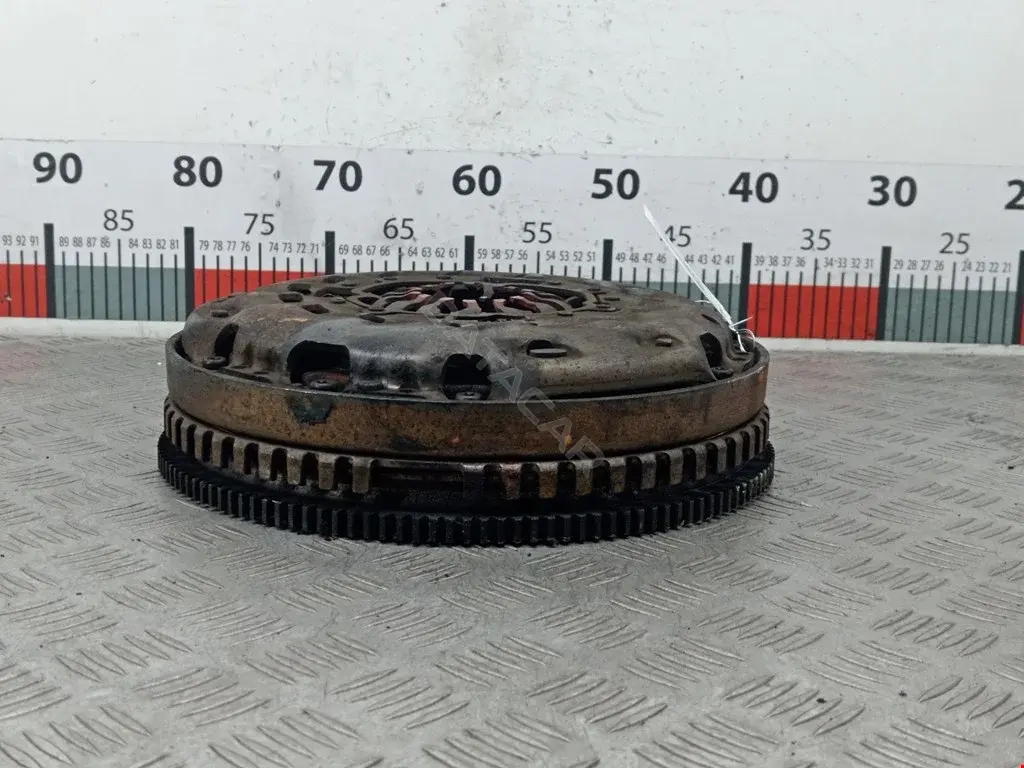 Маховик 123109410R