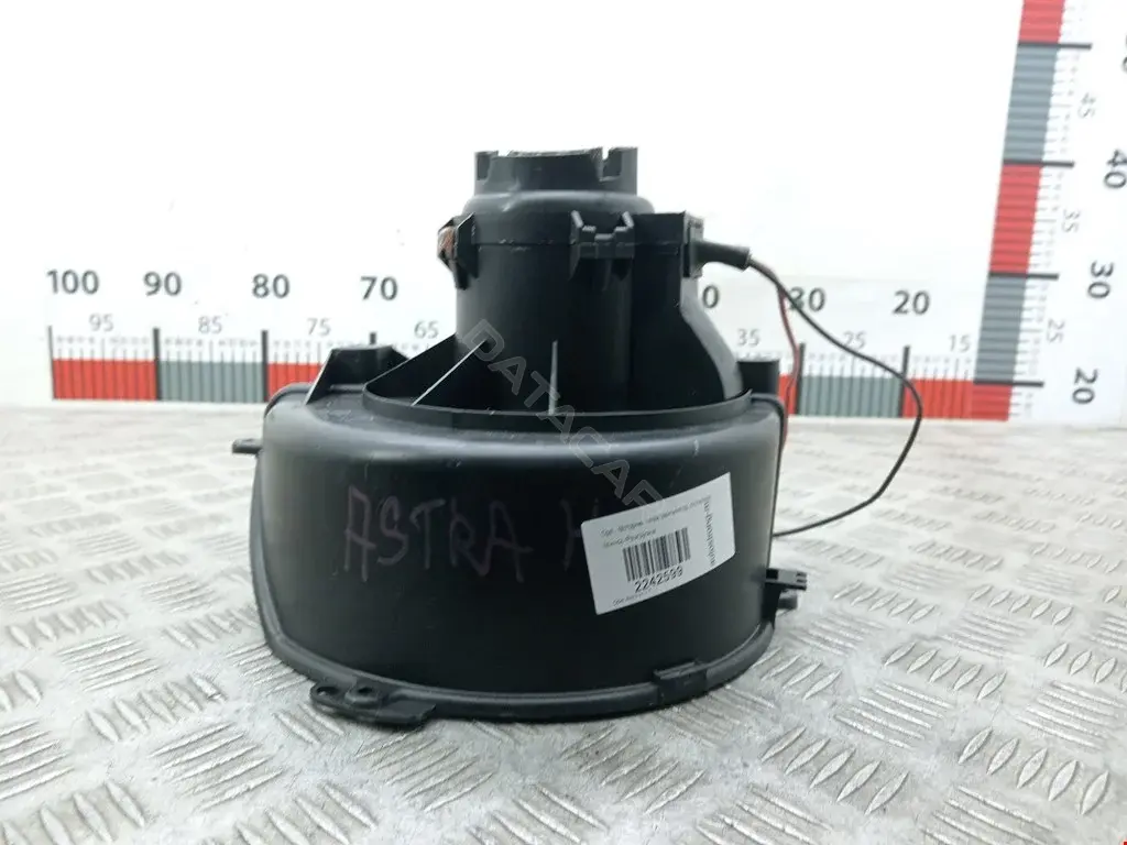 Моторчик печки 0066004992, 05991107, 09117605