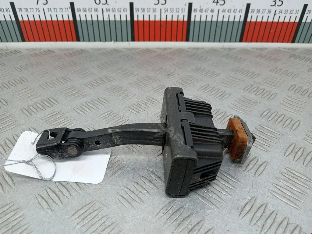 Ограничитель двери 2051Z31, 2312167, 51217141024