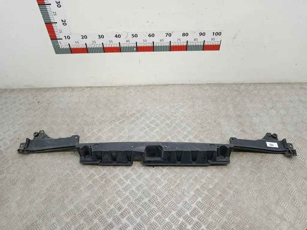 Кронштейн-направляющая бампера CK5217B861AA