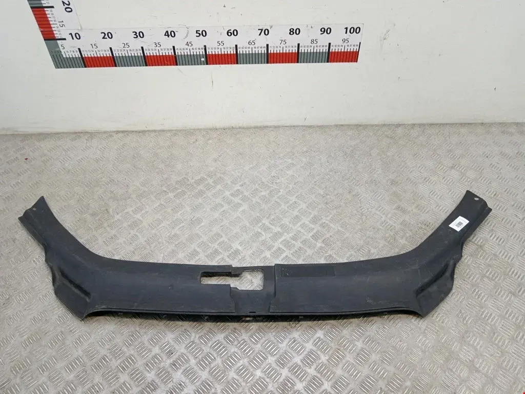 Накладка панели крепления облицовки (телевизора) 4L0807081