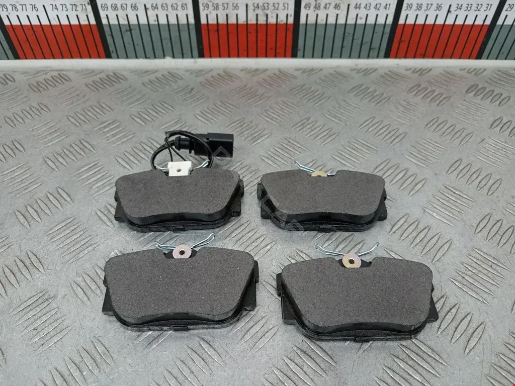 Тормозные колодки 05P974, 7D0698451C, BD8054
