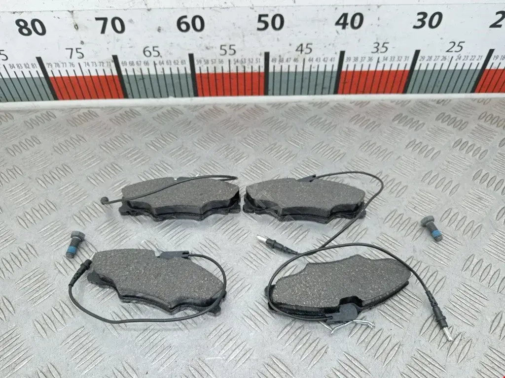 Тормозные колодки 05P619, 425131, 93197592