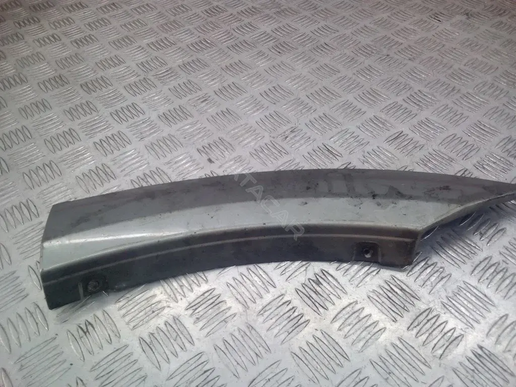 Накладка бампера MR478749