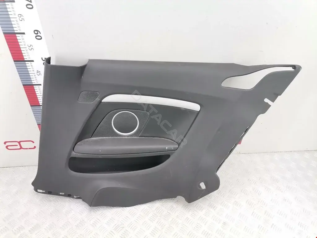Дверная карта 8T0867036
