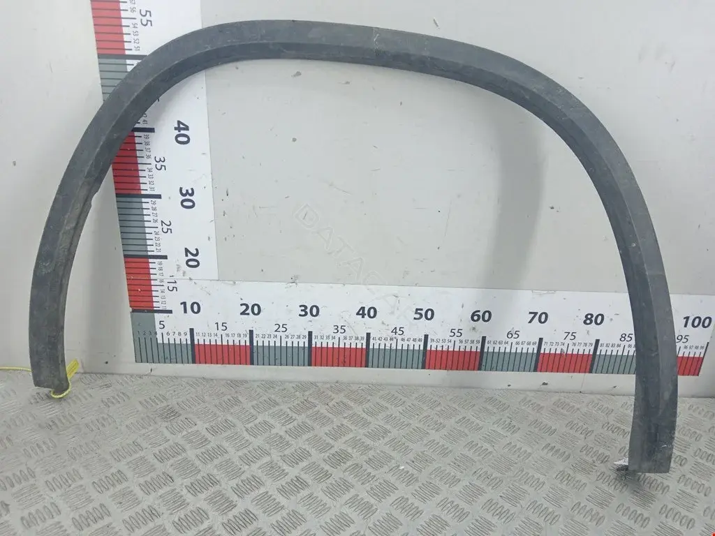 Накладка бампера 2168379