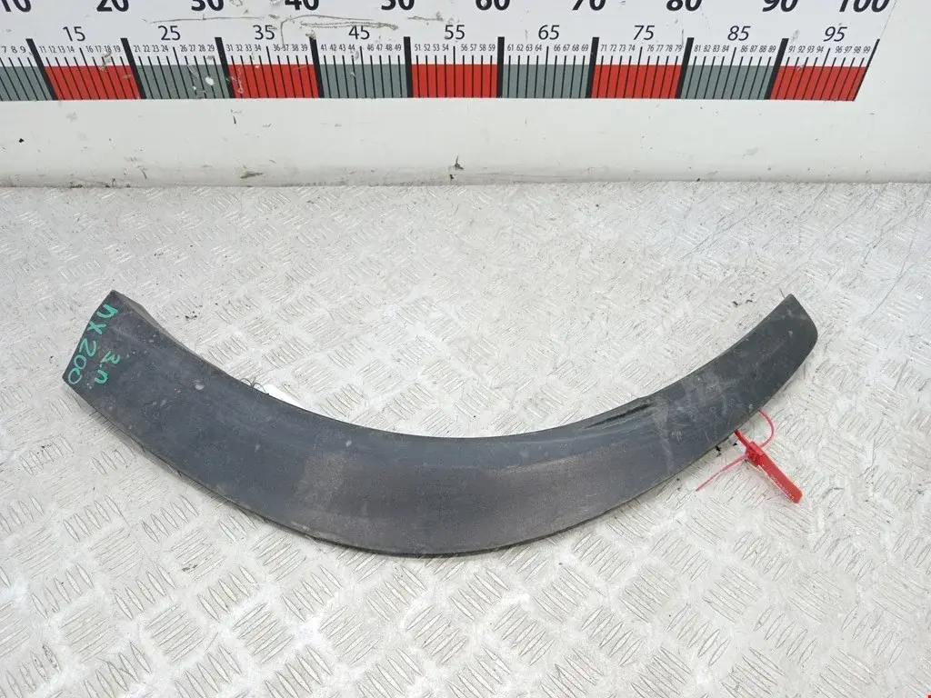 Накладка бампера 7560578010