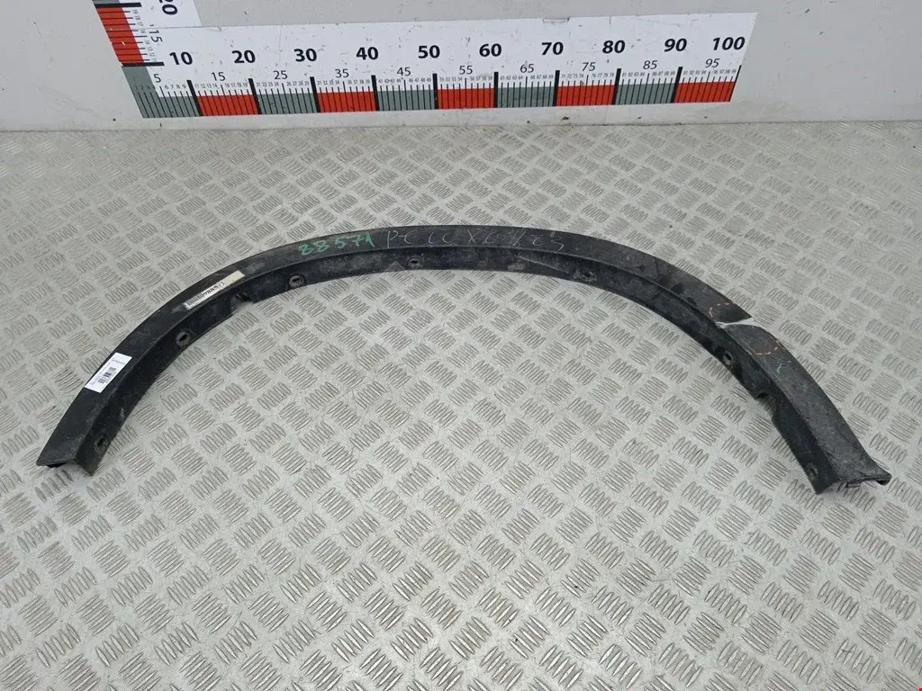 Накладка бампера 51777319834