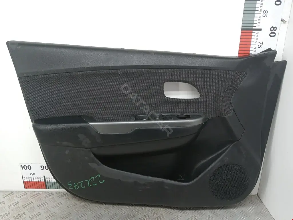 Дверная карта 823704Y000