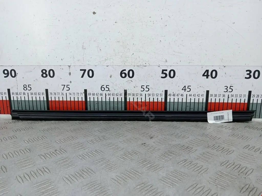 Молдинг двери 8X23F21434